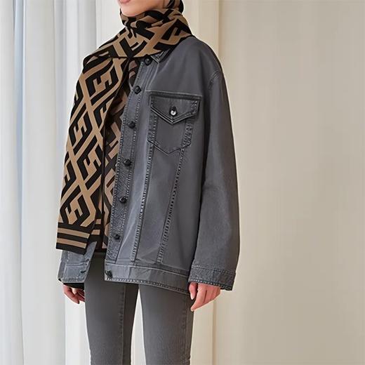 优选丨【礼盒礼袋】FENDI芬迪FF图案印花围巾 香港直邮 商品图7