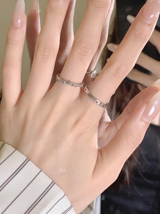 卡蒂罗KADER 爱意缠枝情侣对戒 925银素圈冷淡风甜美森系卷草纹闪锆铺缀藤蔓闪耀浪漫可调节一对 恋爱告白 商品图4