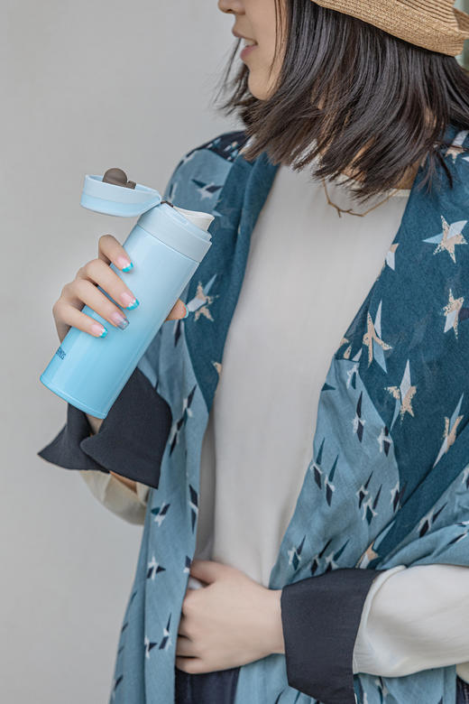 48小时发货【膳魔师保温杯】350mL；保温效力:63℃以上(6小时) 保冷效力:11℃以下(6小时)，直饮杯口，出水顺畅，硅胶密封圈防漏效果佳，可拆卸杯盖部件清洗无死角 商品图7