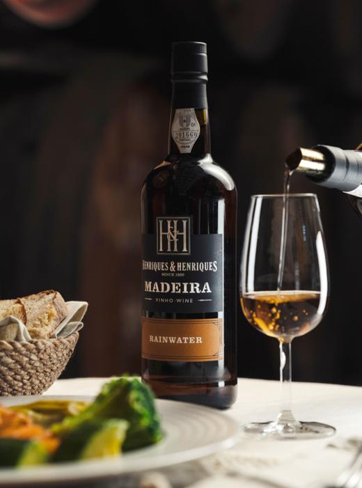 Henriques & Henriques Madeira Rainwater Medium Dry 大亨雨水马德拉甜型利口红葡萄酒 商品图1