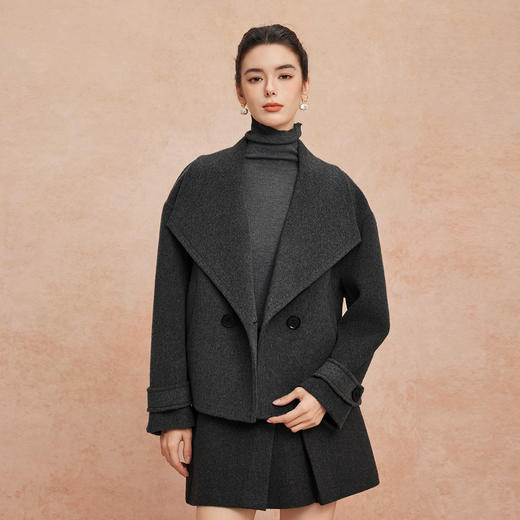 QH907斯尔丽2025新款滑爽软糯双面呢大翻领短款羊毛大衣 商品图5