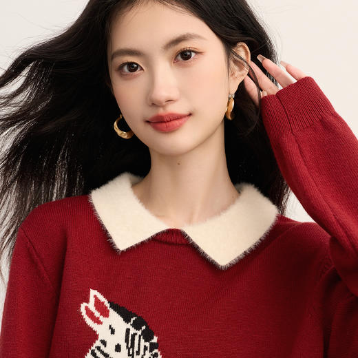 【周四狂欢价】熙世界趣味减龄小马提花毛衣女冬季假两件撞色翻领拼接红色针织衫 商品图4