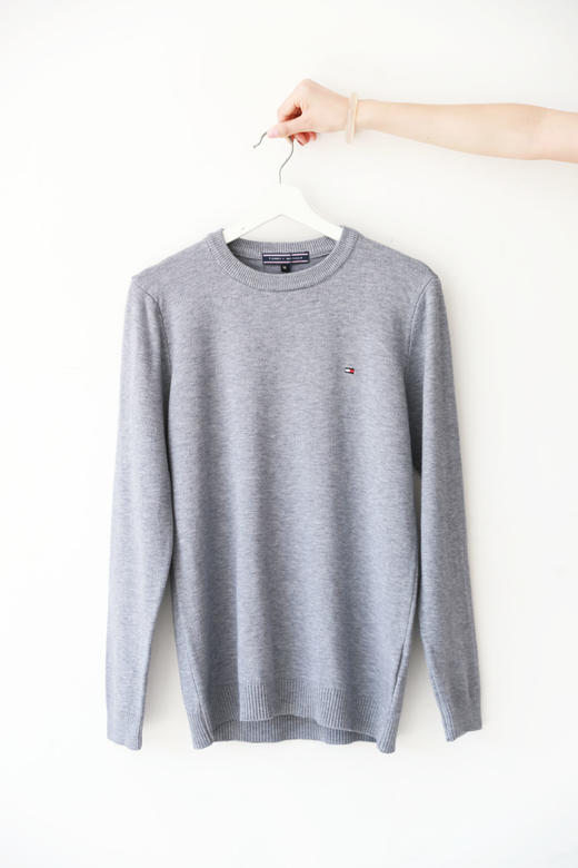 基础针织毛衣，胸口小标刺绣。正肩圆领亲肤纯色长袖毛衣C111888 商品图10