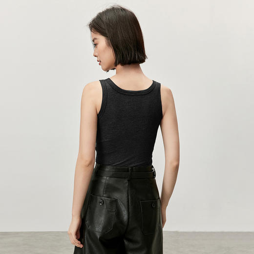 【内购】休闲U型领宽肩带无袖遮副乳清爽针织轻薄胸垫背心一体式懒人背心-W53IC3959X 商品图3