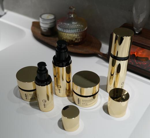 QUEEN高端女王套！ 抗衰紧致定制版五件套 套盒（含：精华水、精华乳、精华液、日霜、晚霜）! P K贵妇大品牌 商品图6