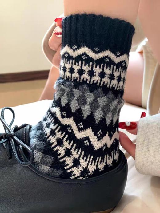 <曾小咸推荐> 费尔岛羊毛中筒袜 日常价89/4双！ 活动价49/4双！【预售款，预计3-15天发货】 商品图3