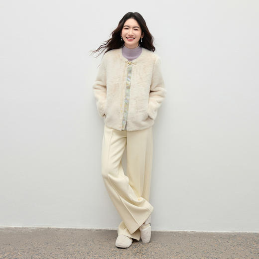 【内购】【御寒保暖】国风长尾蝴蝶盘扣门襟撞色提花圆领宽松厚毛绒外套-154WP4057 商品图2