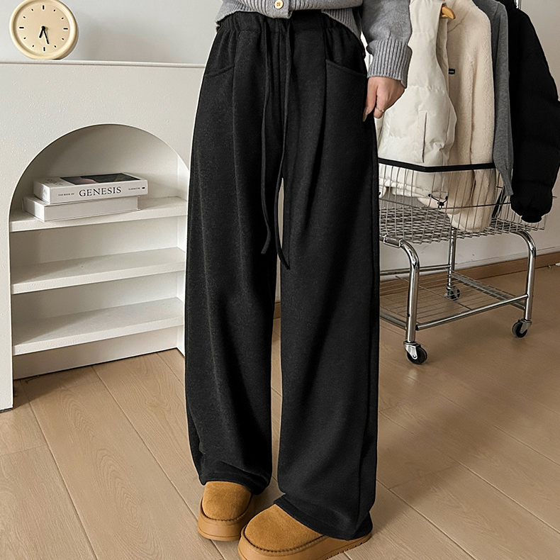 热卖款！【冬季银狐绒加厚弯刀裤】客供面料 手感软糯厚实 内里银狐绒保暖抗寒 整体很有肌理感 层次十足 上身百搭不挑人