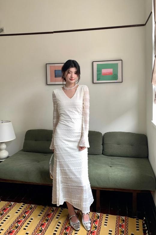 SIA SAYLOR 法式浪漫V领鱼尾裙摆喇叭袖连衣裙 21524 商品图5