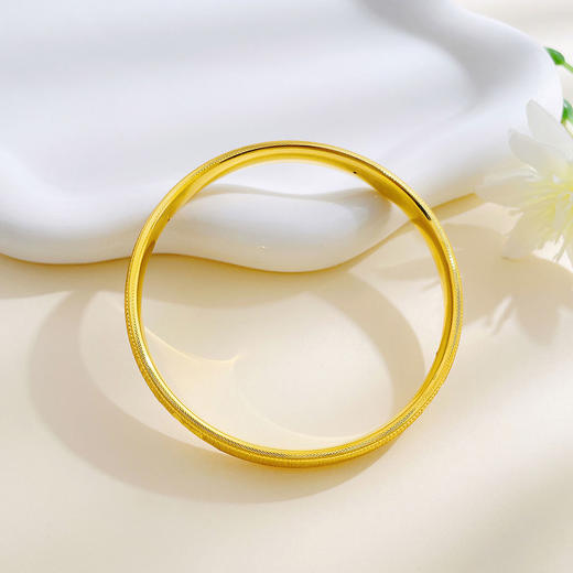 【限时克减150元】足金 无氰5D空心固口丝绒金好运莲莲莲花轮胎手镯（面宽约7.7-8.1mm）(AR5DSZ10002),(预售产品下单后不退款不退货不换货不补差价) 商品图2