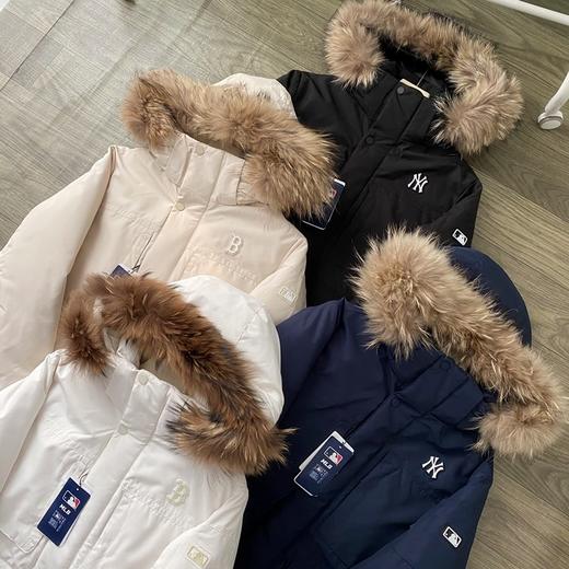 MLB情侣秋冬款鹅绒保暖貉子毛领派克服连帽羽绒服 商品图1