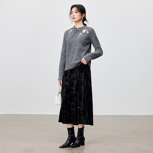 【内购】【梅影璎珞】国风立领斜襟盘扣装饰梅花刺绣含绵羊毛软糯厚毛衣-W54EA4232 商品图2