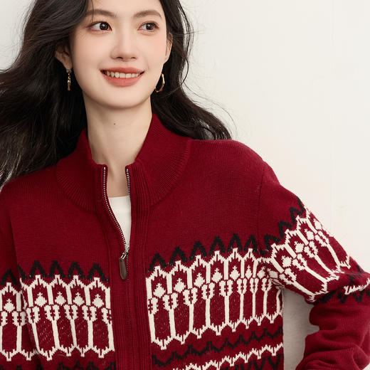 【11/19新品】熙世界红色费尔岛毛衫上衣女2025秋冬新款拉链立领针织毛衣短外套 商品图4