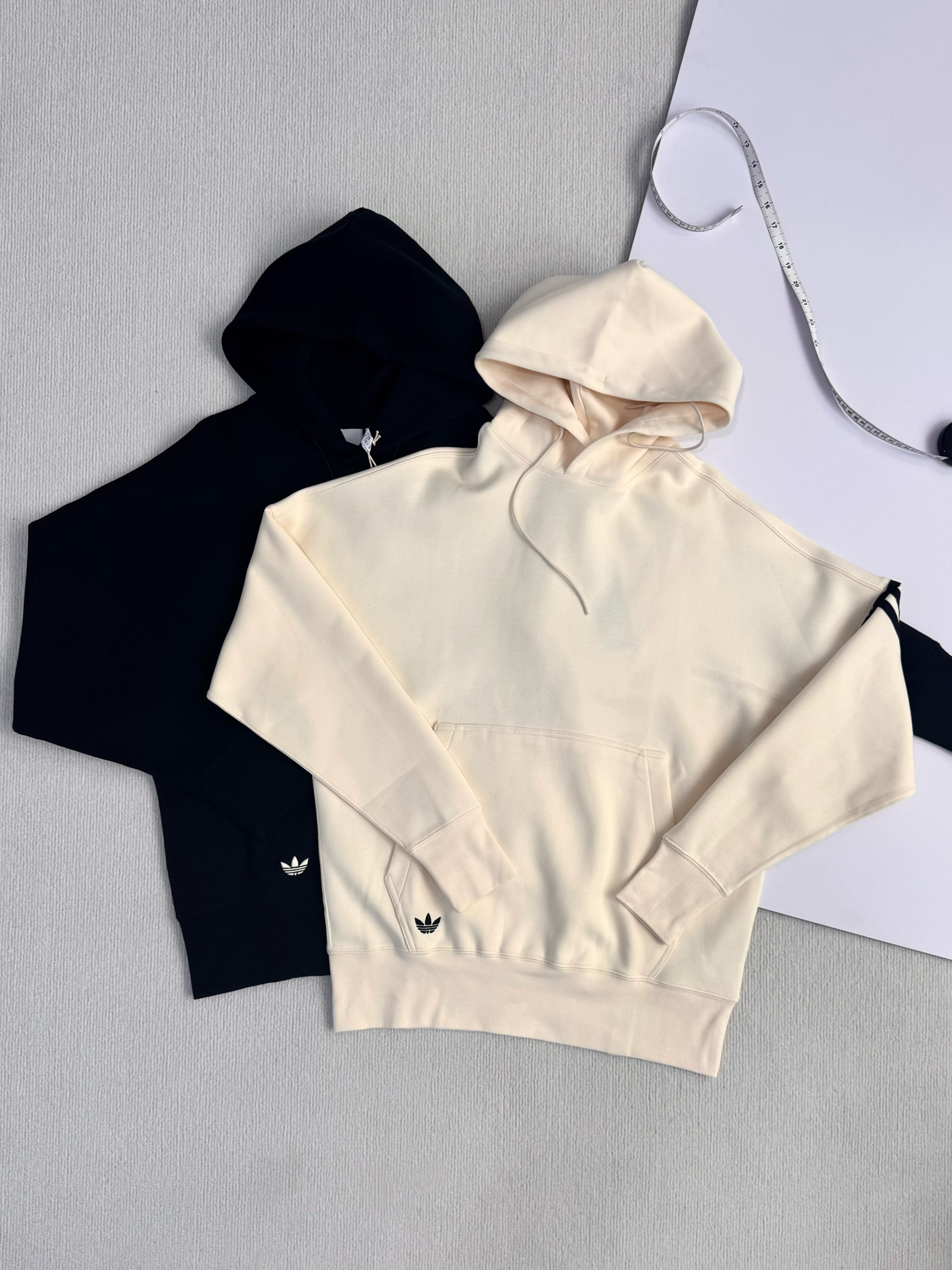 毒家！阿迪达斯三叶草男女同款连帽套头卫衣  HM1870-71