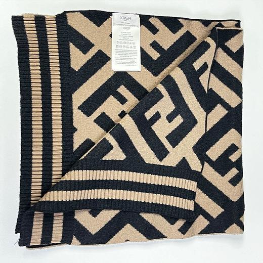 优选丨【礼盒礼袋】FENDI芬迪FF图案印花围巾 香港直邮 商品图10