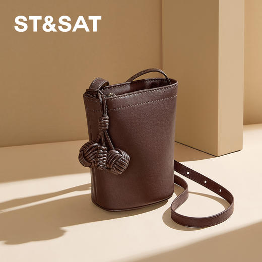 星期六复古撞色皮质编织装饰竖款水桶包SSD521A03Z 商品图5