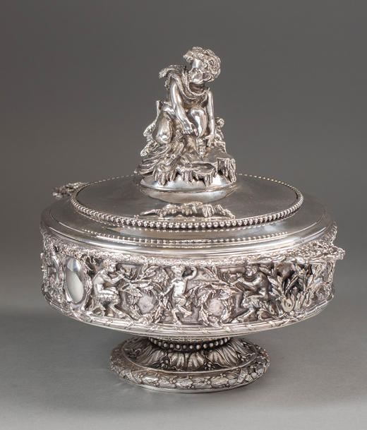 独角鹿西洋古董19世纪法国LEBRUN工坊出品古典天使奏乐主题镀银精雕双耳带盖餐盅 商品图2