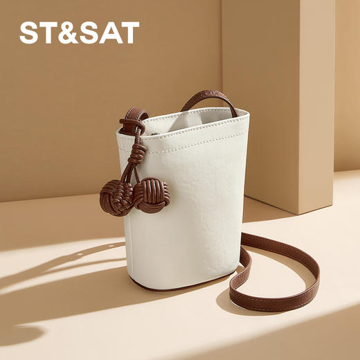 星期六复古撞色皮质编织装饰竖款水桶包SSD521A03Z 商品图0