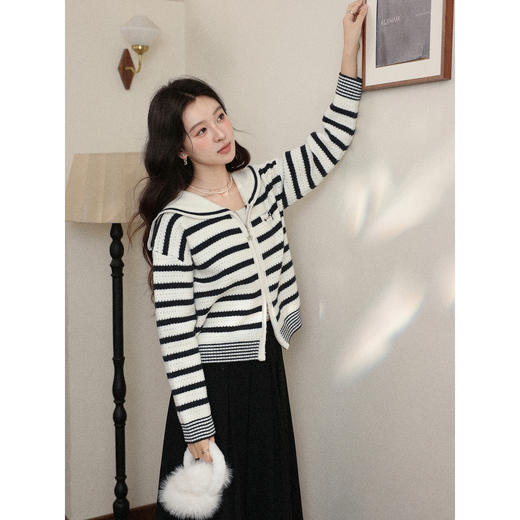 鹿向南「里费小岛」杏黑条纹长袖毛衣女秋冬季小众时尚外搭上衣女 商品图3