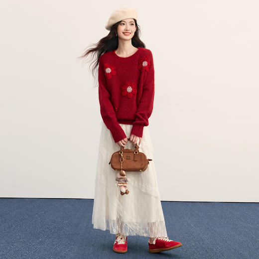 【11/19新品】熙世界立体花朵钉珠红色厚毛衣女冬季宽松落肩圆领超好看针织上衣 商品图3