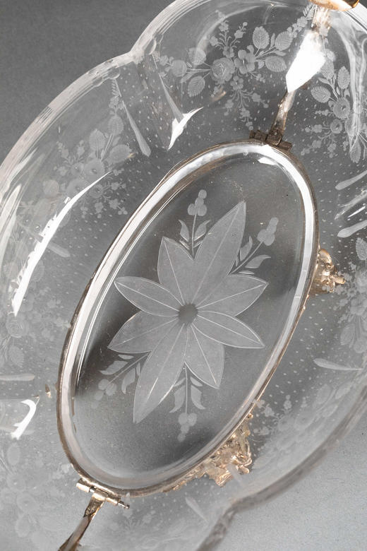 独角鹿西洋古董1880年代法国出品路易十五风格卷叶纹镀银精雕装饰花卉主题蚀刻水晶双耳果盘套件 商品图5