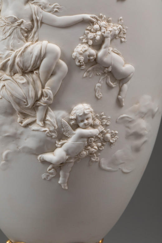 独角鹿西洋古董19世纪末法国出品铜鎏金精雕装饰古典女神与天使主题素胎瓷花瓶及布面灯罩台灯一对 商品图7