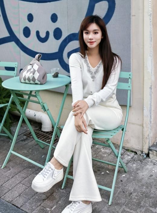 逸红颜明月优选#新升级『知识裤』高奢羊毛醋酸绒感阔腿裤, 显瘦显高，显腿长，大衣羽绒好伴侣！ 商品图13