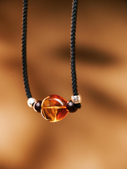 元和堂迷罗 琥珀随型锁骨链长2cm 宽1.8cm 不规则 【器悟雅玩】 商品图0