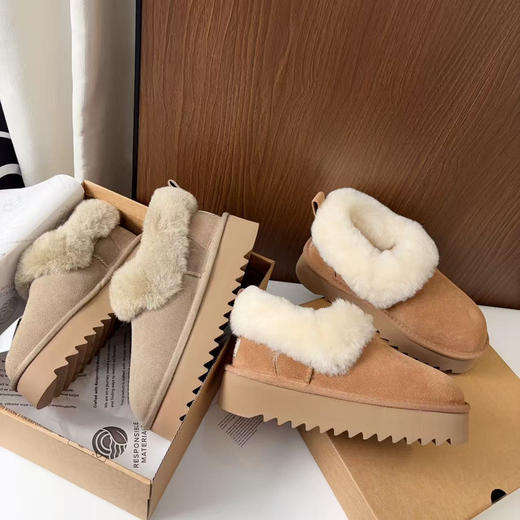 直发【隆丰羊皮毛一体】厚款，油叽叽真羊皮雪地靴 商品图0