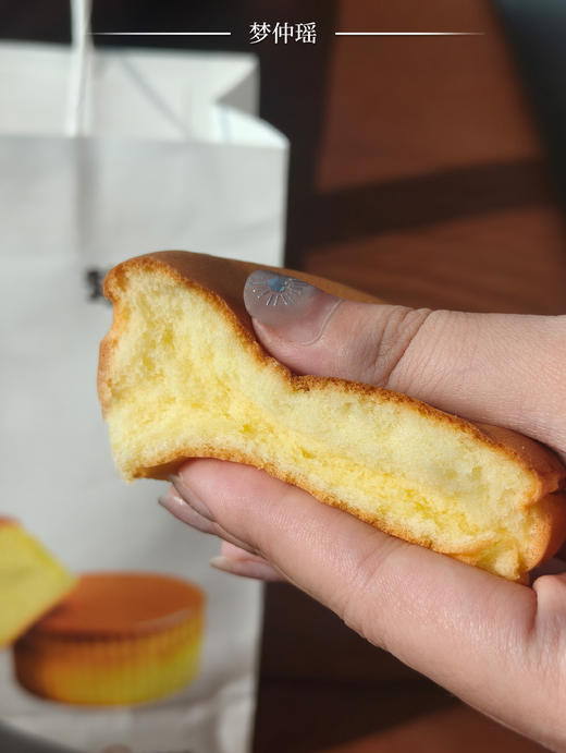 ☁️ 梦仲瑶新品云朵舒芙蕾蛋糕 · 入口即化的温柔💕 仿佛把天空中的云朵摘下来 轻轻咬一口，空气感在舌尖融化 蓬松、绵软、duang duang的触感 商品图4