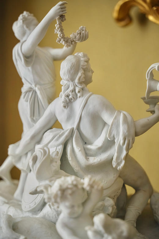 独角鹿西洋古董19世纪末20世纪初法国出品古典人物主题素胎瓷群雕作品《酒神的凯旋》 商品图3