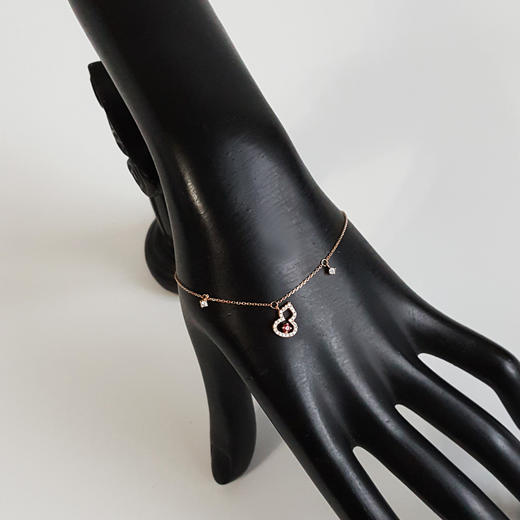 【天然正品】周大福AU750玫瑰金时尚设计款红宝石葫芦钻石手链18CM（长度可调节）女士221025NJS28 商品图5