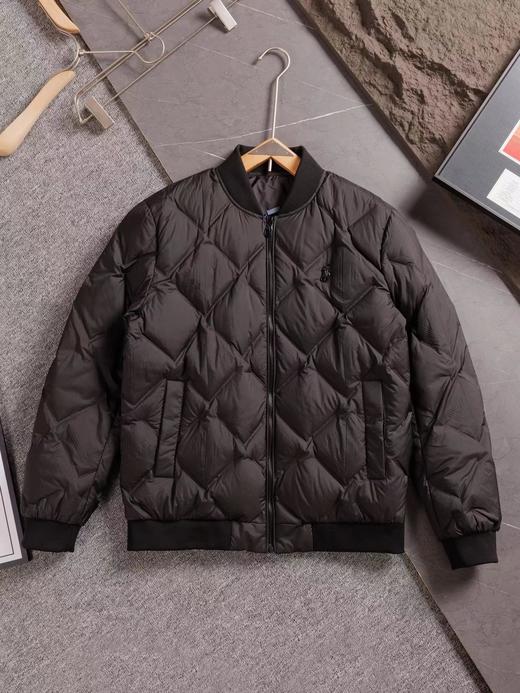 D111949胸前钢印立体小马v型分格轻薄羽绒服 商品图3