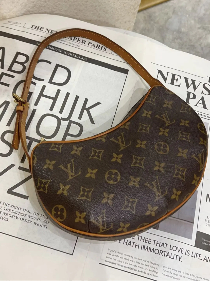 Lv croissant 中古 豌豆 小号 老花 腋下包