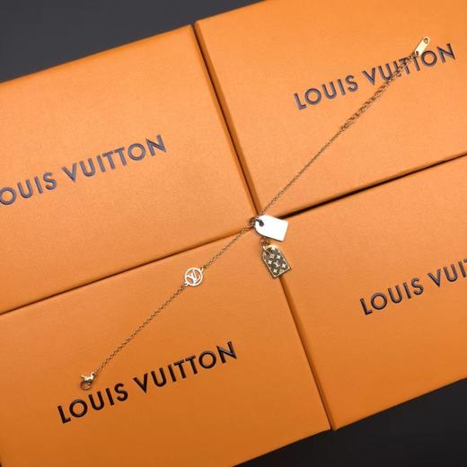 D111979时尚百搭圆形字母长度可调手链 商品图3