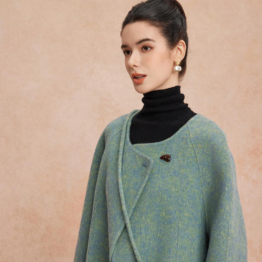 QH914斯尔丽2025新款轻薄滑爽软糯韩版宽松时尚配口红包大衣 商品图6