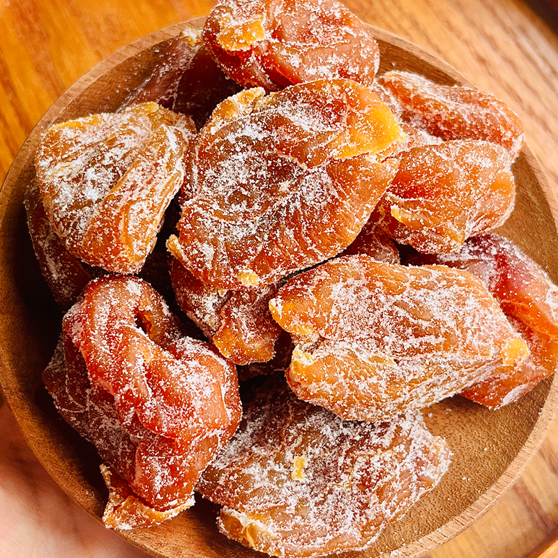 【竹盐枇杷干】 配料干净简单，一果双享，可泡水可做零食，清润甘醇