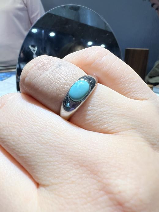 15天发货，需开证书【绿松专场】戒指、耳饰、项链、吊坠，有素料款，也有铁线款！受里面铜和铁含量影响，天蓝色、湖蓝色、绿色，色彩丰富~天然宝石几乎都有瑕疵，有点铁线、白点都是正常的，这也是它的独特之美 商品图3