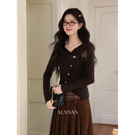 鹿向南「棕笺凝雅」咖色复古长袖开衫T恤秋季百搭显瘦法式上衣女 商品图1