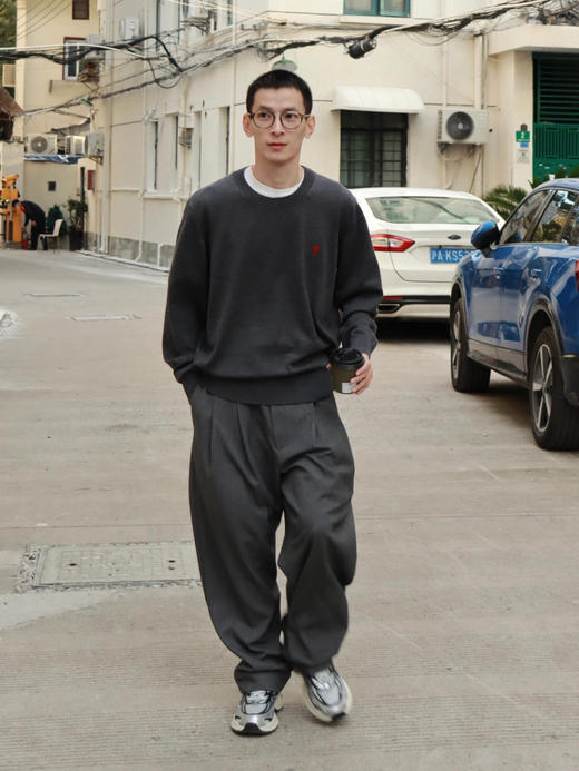 【秒杀价已调 直接拍】AMI PARIS 经典 爱心刺绣 羊毛针织 美丽诺羊毛衫 可贴身 不扎 商品图1