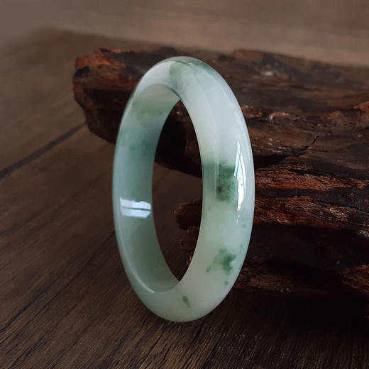 【天然正品】A货翡翠天然正桩细腻无纹裂飘蓝花糯冰种55.5号翡翠手镯55.5号（皆取最大值）女士230325AH06 商品图2