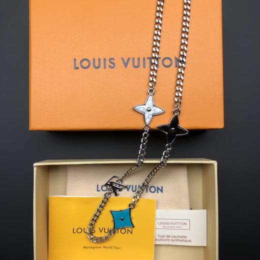 D111980可调节链条串起缤纷Monogram花卉项链 商品图7