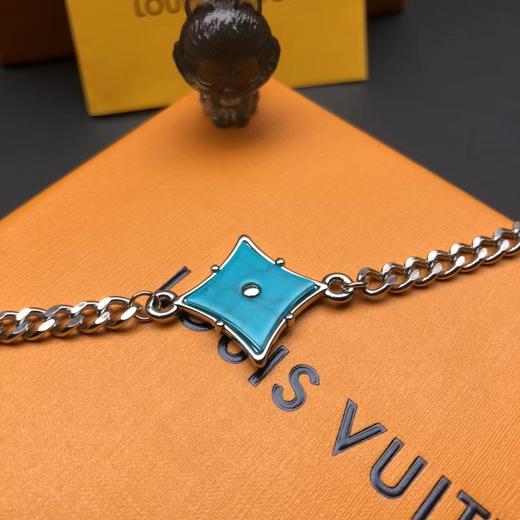 D111980可调节链条串起缤纷Monogram花卉项链 商品图6