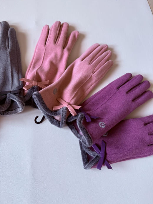 独家稀缺货lulu蝴蝶结鹿皮绒保暖防风手套 商品图4