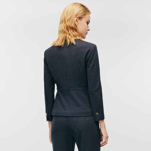 EITIE爱特爱冬季新款气质通勤收腰V领显瘦毛呢上衣8013706 商品图4