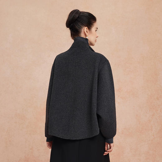 QH920斯尔丽2025新款廓形大方宽松显瘦小个子双面羊毛短款女式大衣 商品图6