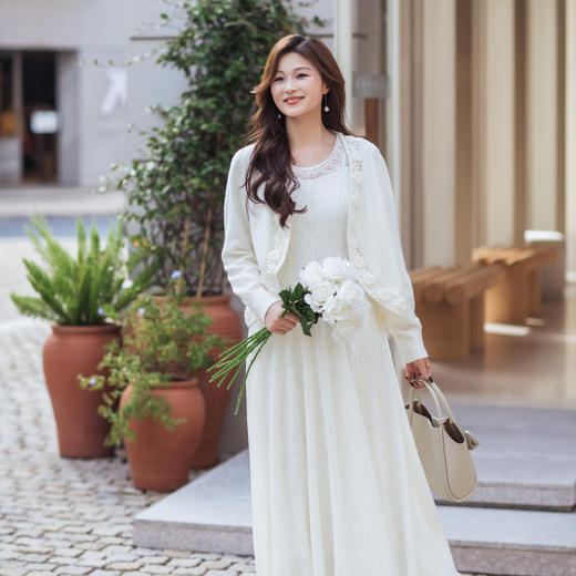 【林栖设计小店】【林栖推荐】（现货）早春度假系列手工钩花立体绣花法式紫色针织开衫短款毛衣外套N1954270 商品图1