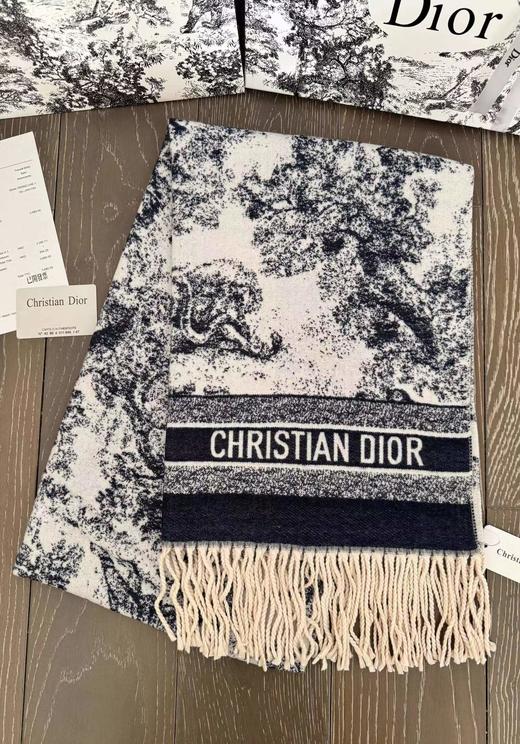 D111909动物园满印提花羊绒流苏围巾披肩围巾两用款 商品图12