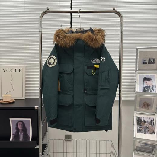 D111960光电子机能四口袋极地工装毛领羽绒服 商品图13