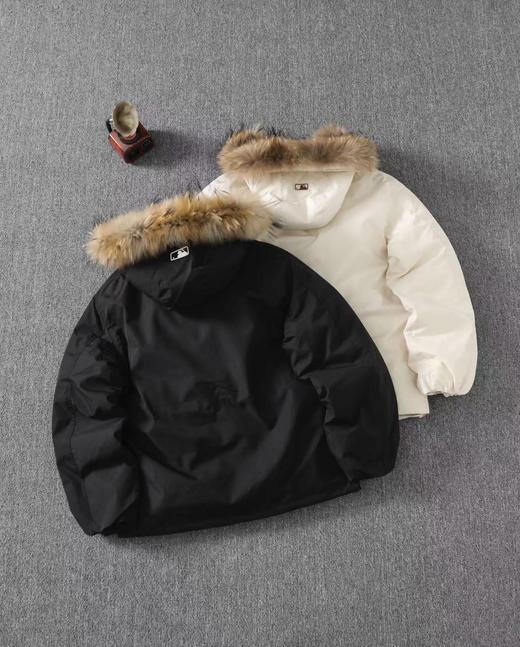 D111969大标带毛字母连帽工装中长款羽绒服 商品图3